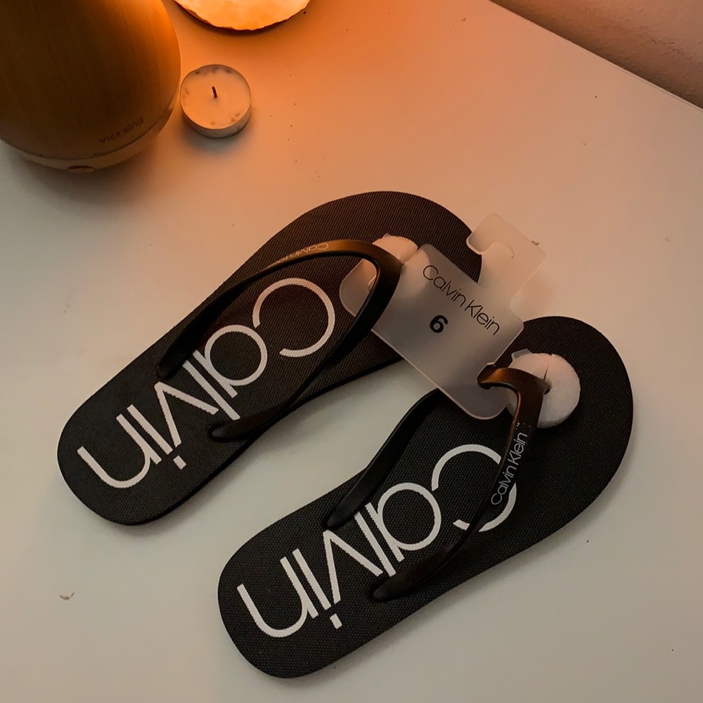 BRAND NEW CALVIN KLEIN SLIPPERS 🦋